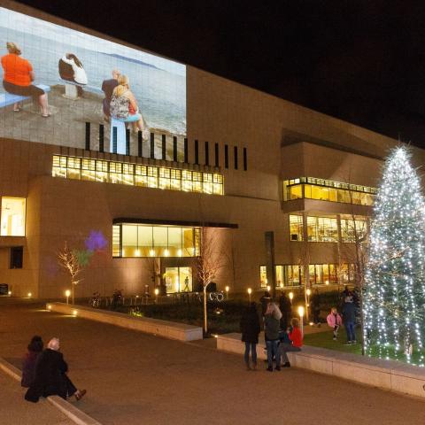 people_on_the_pier_projection