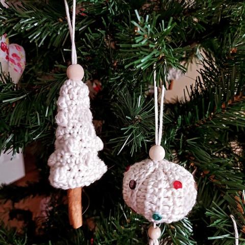 Christmas Decoration: Crochet Workshop in Dalkey Library 