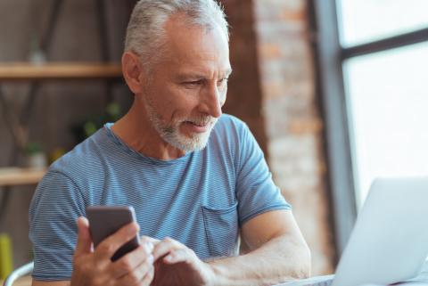 How to use online library services with library staff in Deansgrange Library 