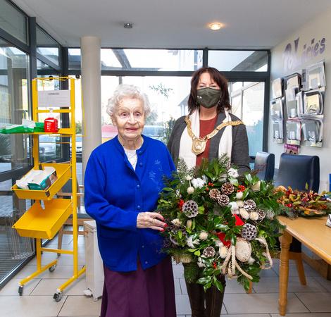 215_19_6216551_3787505256_3